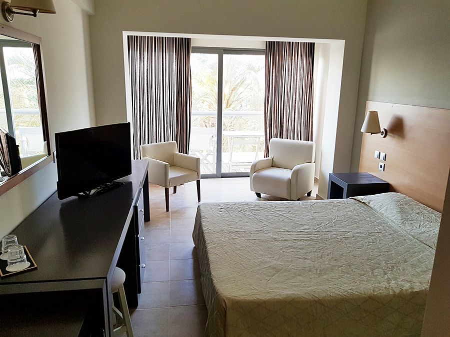 All Senses Ocean Blue Sea Side Resort (Adults Only) Petaloudes Bagian luar foto